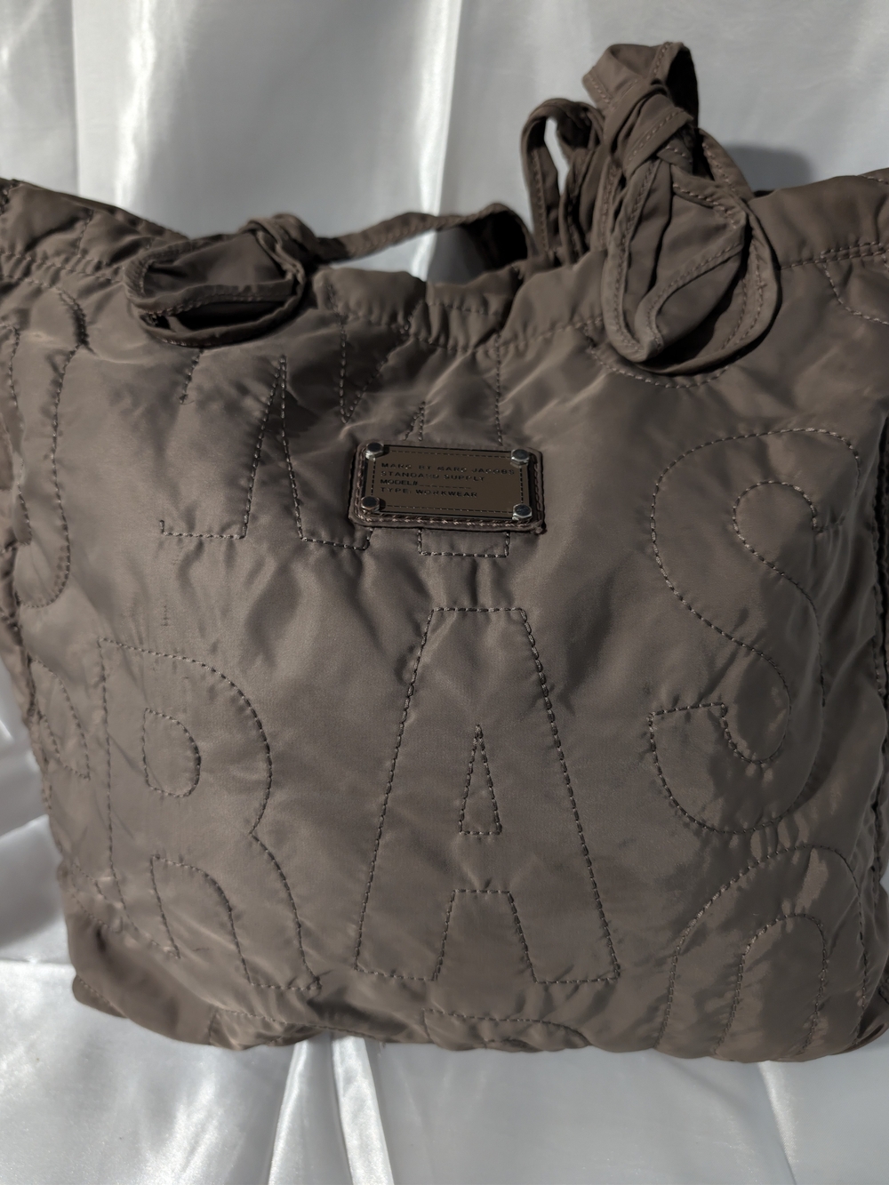Marc By Marc Jacobs Taupe Quilted Logo Tote Workwear Large